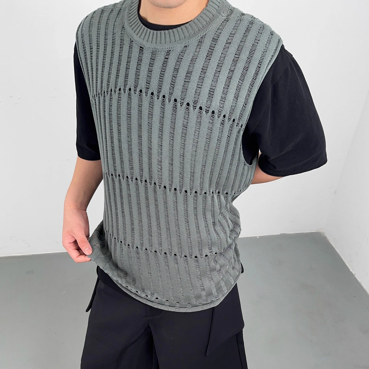 Tree Pattern Hollow Knit Vest WN13793